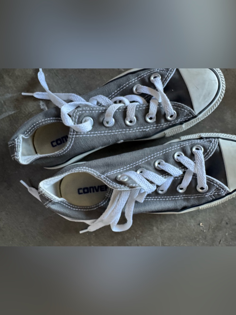 Converse Kids Gray Low Top Canvas Sneakers with White Laces size 3.5 new w/box